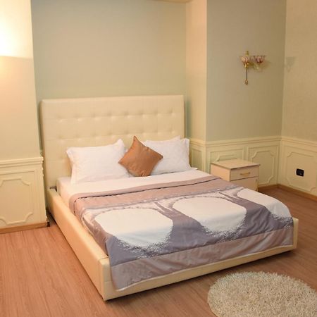 טיראנה Hotel Eagle מראה חיצוני תמונה