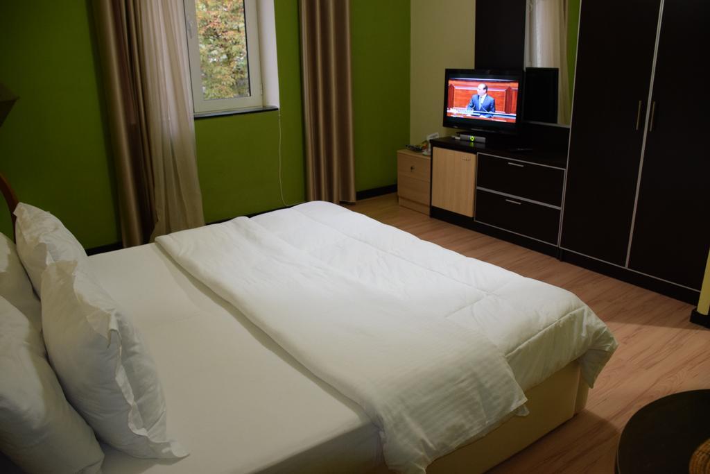 טיראנה Hotel Eagle מראה חיצוני תמונה