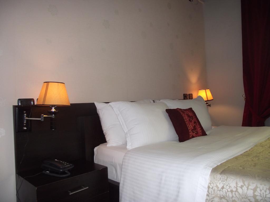 טיראנה Hotel Eagle מראה חיצוני תמונה