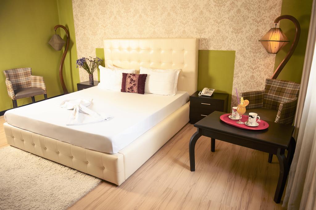 טיראנה Hotel Eagle מראה חיצוני תמונה