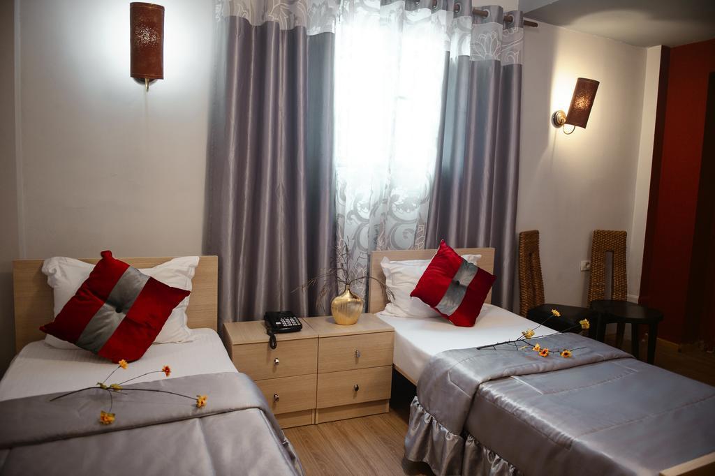טיראנה Hotel Eagle מראה חיצוני תמונה