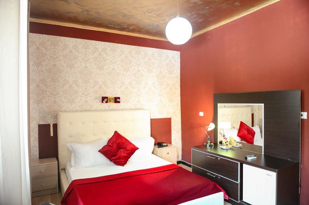 טיראנה Hotel Eagle מראה חיצוני תמונה