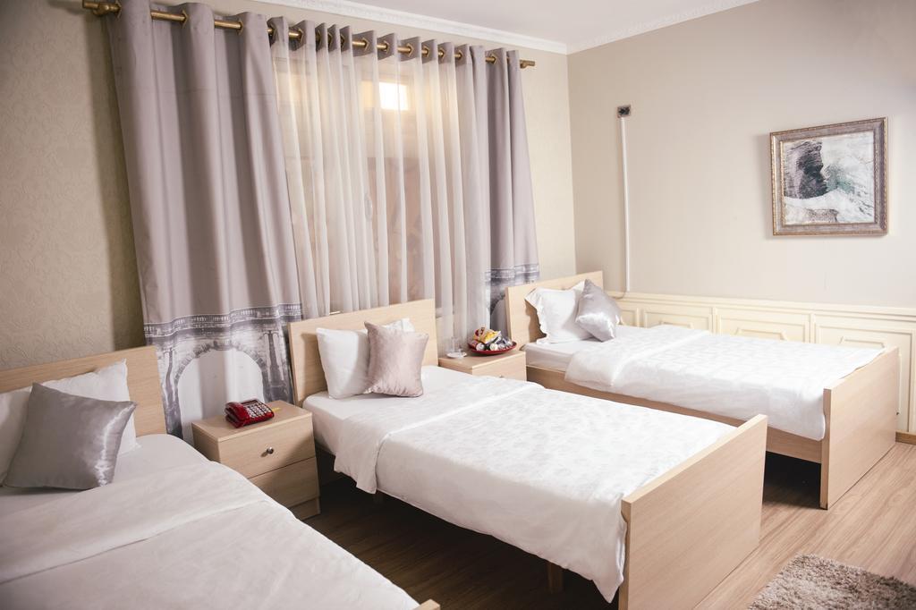 טיראנה Hotel Eagle מראה חיצוני תמונה