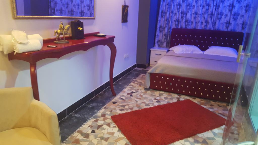 טיראנה Hotel Eagle מראה חיצוני תמונה