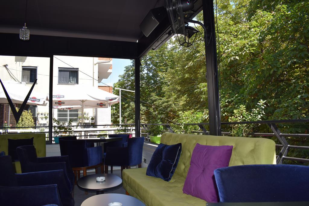 טיראנה Hotel Eagle מראה חיצוני תמונה